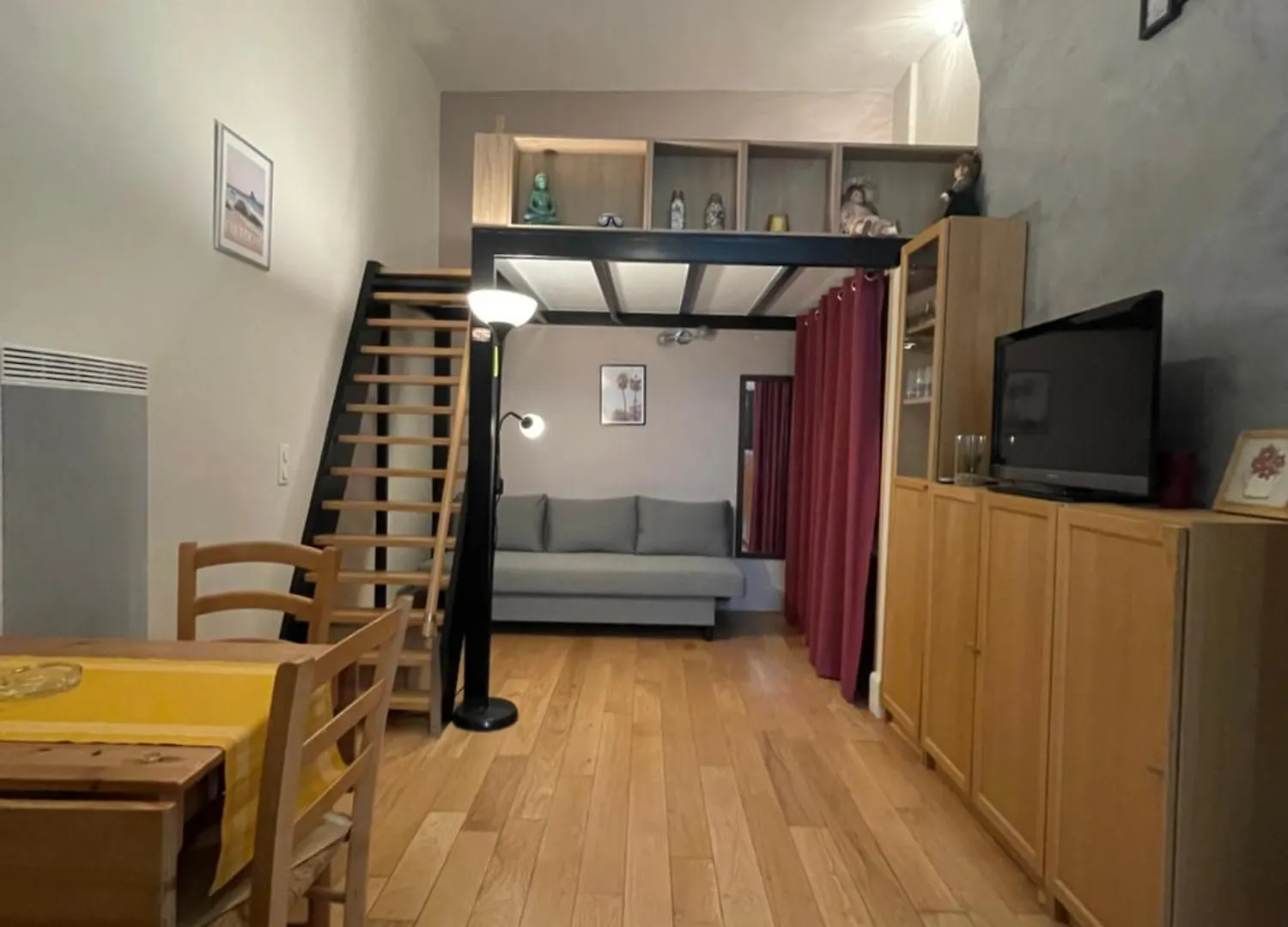 Apartment 巴黎圣母院单间公寓 *